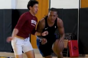 班凯罗休赛期苦练持球进攻&还将人晃倒了 四肢看起来更强壮了😤