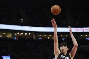 青岛队记：若非16顺位&若季前赛表现差 大伙会坦然接受杨瀚森处境