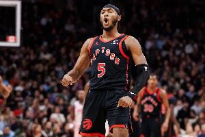 17中10砍24分！！珀尔特尔：奎克利找回了手感 他一直都打得不错