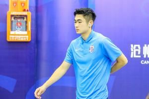 东体:申花遭遇人员不整,陈晋一、刘诚宇、杨皓宇最快19日归队